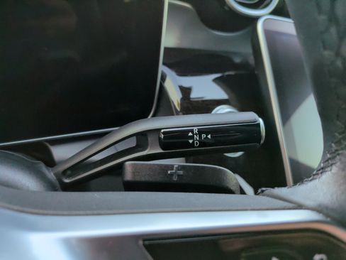 Used 2024 Mercedes-Benz GLC 300 image 39