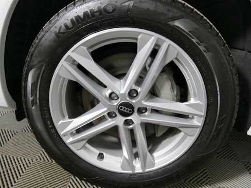 Used 2024 Audi Q5 e Premium Plus image 9