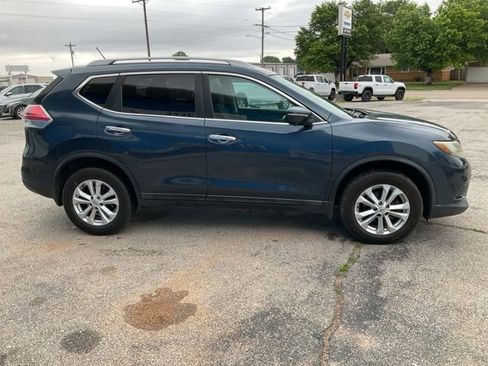 Used 2015 Nissan Rogue SV w/ SV Premium Package AWD/4WD image 3