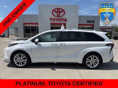 Certified 2024 Toyota Sienna Platinum FWD image 8