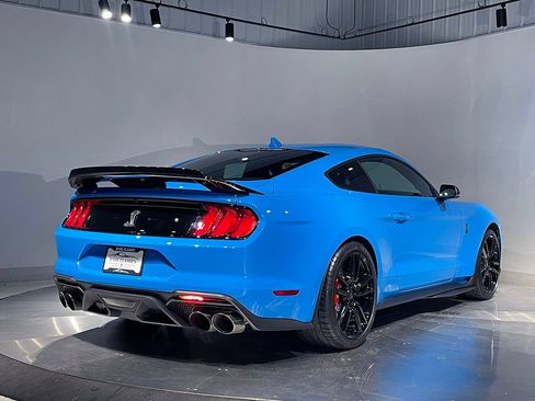 Used 2022 Ford Mustang Shelby GT500 w/ Technology Package RWD image 2