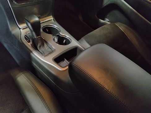 Used 2018 Jeep Grand Cherokee Altitude image 26