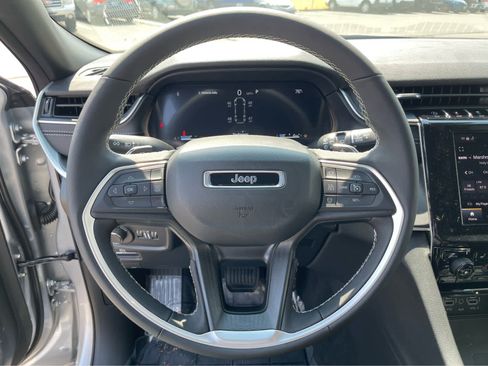 New 2025 Jeep Grand Cherokee L Altitude image 21