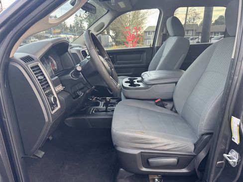 Used 2018 RAM 2500 Tradesman w/ Chrome Appearance Group image 2