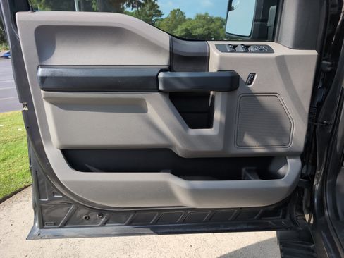 Used 2019 Ford F150 XL w/ Equipment Group 101A Mid AWD/4WD image 14