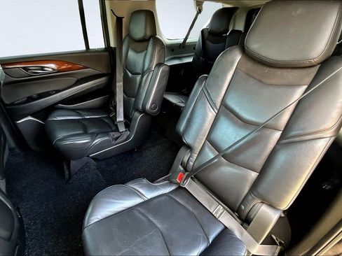 Used 2019 Cadillac Escalade ESV Luxury image 26