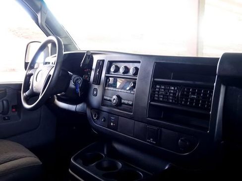 Used 2017 GMC Savana 2500 image 48