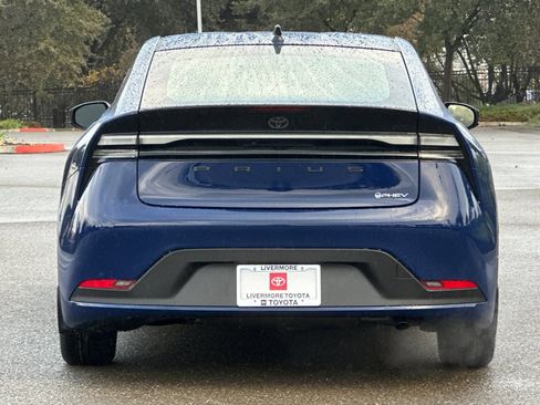 New 2026 Toyota Prius Plug-In Hybrid FWD image 5