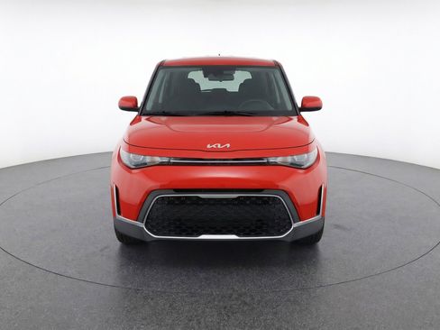 Used 2025 Kia Soul LX w/ LX Technology Package image 2
