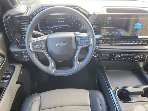 Used 2025 Chevrolet Silverado 2500 ZR2 w/ ZR2 Bison Edition image 11