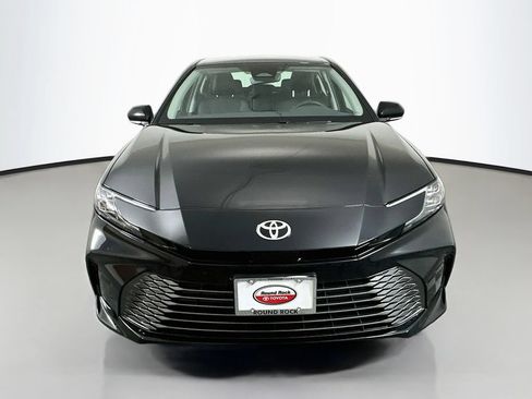 Used 2026 Toyota Camry XLE AWD/4WD image 2