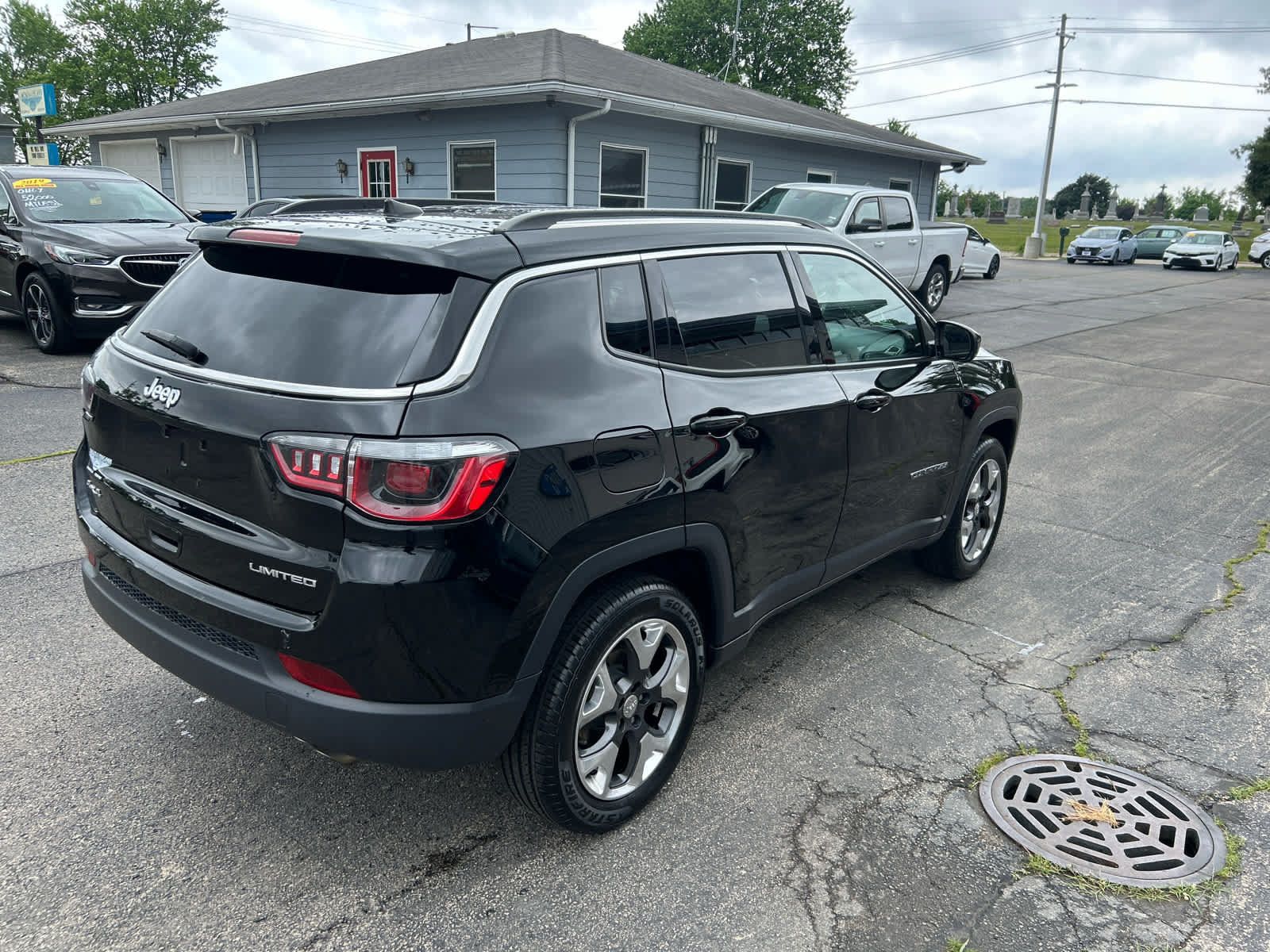 Used 2019 Jeep Compass Limited AWD/4WD image 3