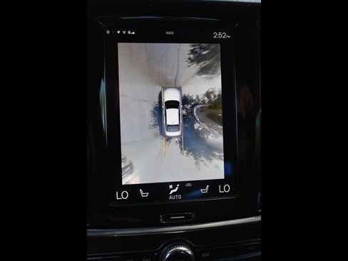 Used 2017 Volvo S90 T5 Momentum w/ Vision Package FWD image 11