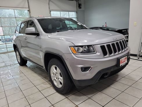 Used 2016 Jeep Grand Cherokee Laredo w/ Quick Order Package 23E image 9