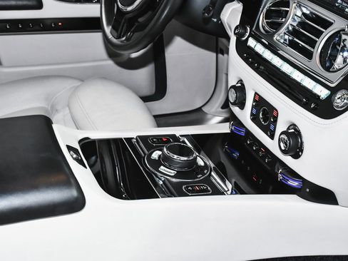 Used 2018 Rolls-Royce Ghost image 58