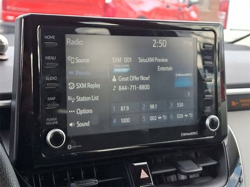 Used 2022 Toyota Corolla LE image 16