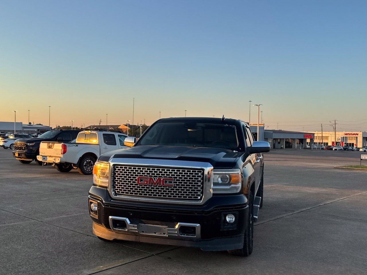 Used 2015 GMC Sierra 1500 Denali w/ Driver Alert Package RWD image 9
