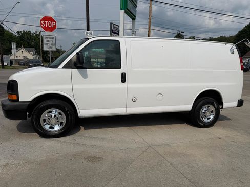 Used 2007 Chevrolet Express 2500 RWD image 2
