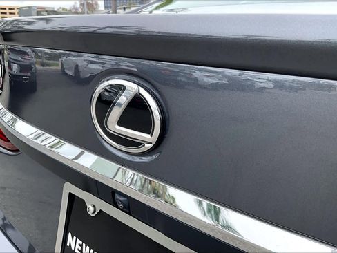 Certified 2024 Lexus ES 300h w/ Premium Package image 29