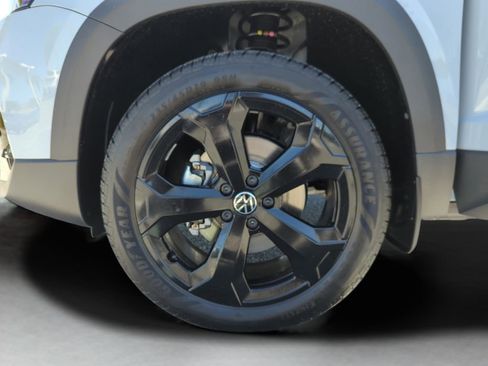 New 2026 Volkswagen Taos SEL image 46