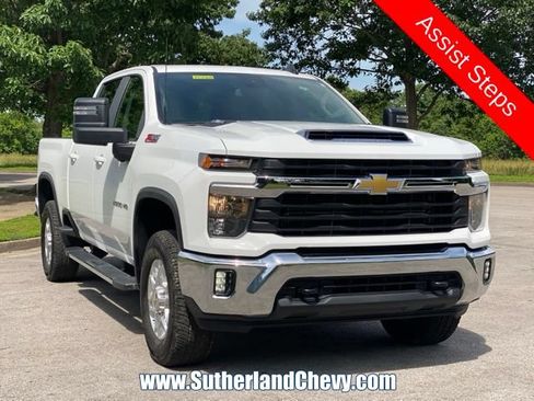 Used 2026 Chevrolet Silverado 2500 LT AWD/4WD image 9