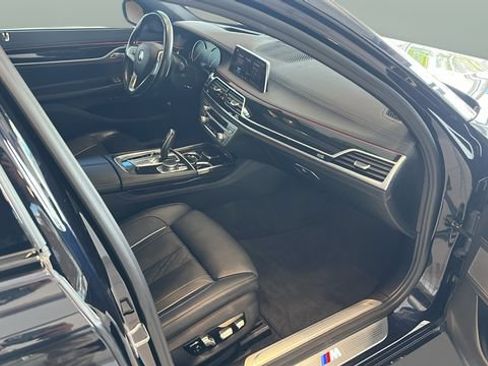 Used 2019 BMW 750i xDrive w/ M Sport Package AWD/4WD image 19