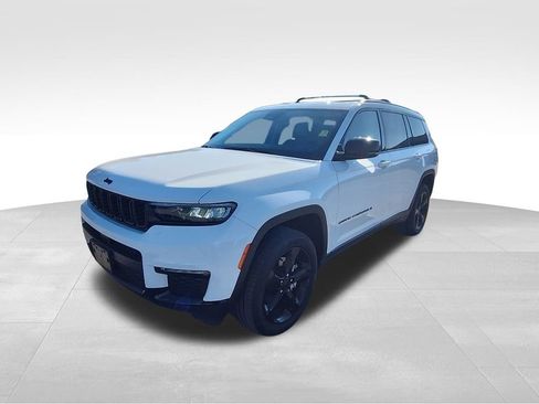 Used 2023 Jeep Grand Cherokee L Limited w/ Black Appearance Package image 14