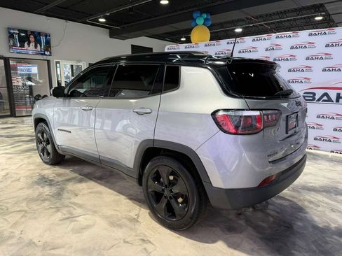 Used 2019 Jeep Compass Latitude FWD image 10