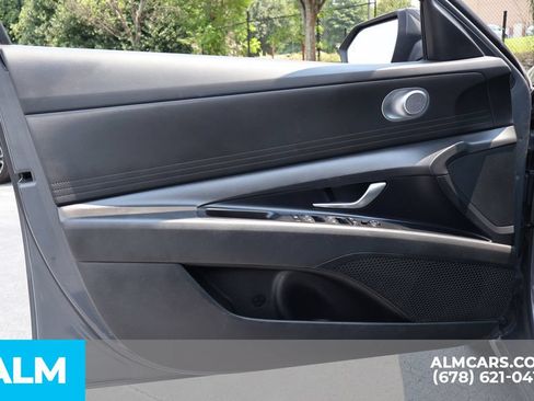 Used 2024 Hyundai Elantra SEL FWD image 11