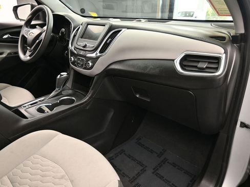 Used 2020 Chevrolet Equinox LS image 41