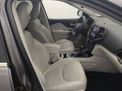 Used 2019 Jeep Cherokee Limited AWD/4WD image 21