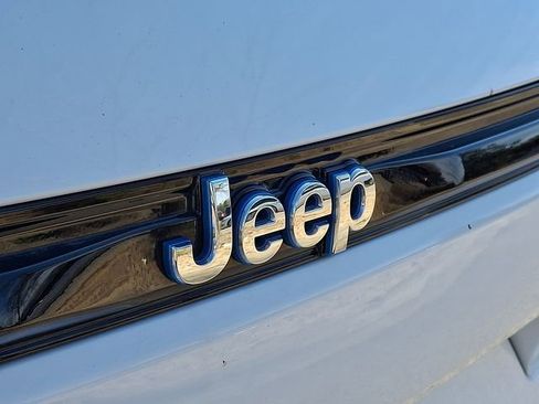 Used 2022 Jeep Grand Cherokee Limited 4xe w/ Luxury Tech Group II image 32