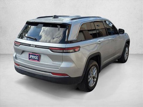 Used 2025 Jeep Grand Cherokee Laredo X w/ Luxury Tech Group I AWD/4WD image 5