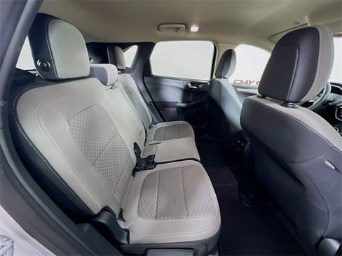 Used 2020 Ford Escape SE image 39