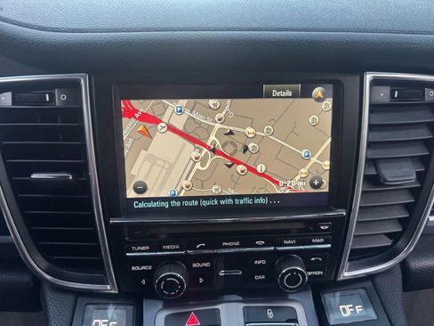 Used 2012 Porsche Panamera 2 image 21