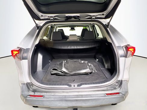 Used 2019 Toyota RAV4 XLE image 33