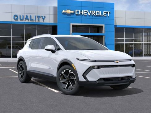 New 2026 Chevrolet Equinox EV LT image 7