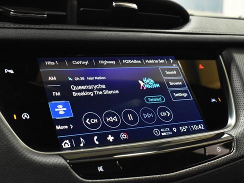 Certified 2024 Cadillac XT6 Luxury w/ LPO, Floor Liner Package image 18