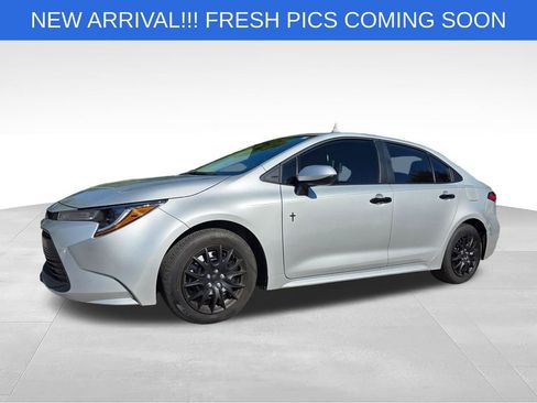 Used 2026 Toyota Corolla LE FWD image 2