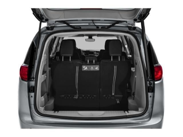 Used 2020 Chrysler Pacifica Touring-L FWD image 12