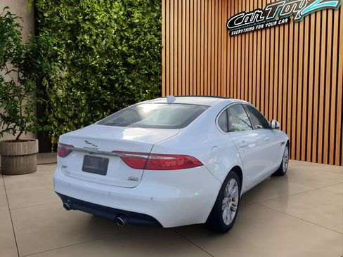 Used 2017 Jaguar XF Premium AWD/4WD image 2