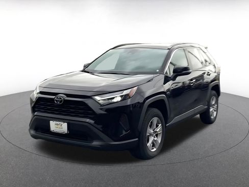 Used 2025 Toyota RAV4 XLE image 7