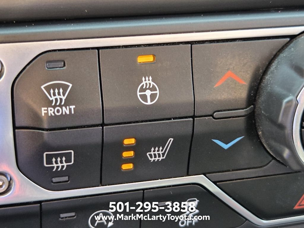 Used 2021 Jeep Wrangler Unlimited Sahara AWD/4WD image 20