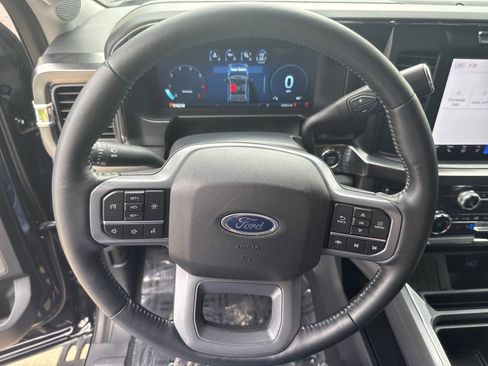 Used 2024 Ford F250 Lariat w/ Tremor Off-Road Package image 15