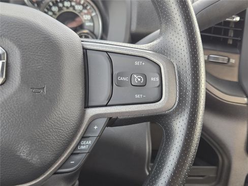Used 2024 RAM 5500 Tradesman w/ Chrome Appearance Group AWD/4WD image 32