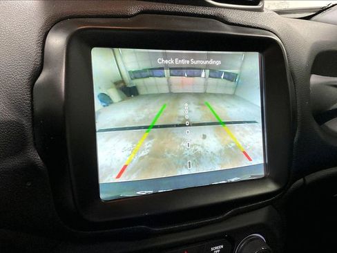 Used 2023 Jeep Renegade Latitude image 29