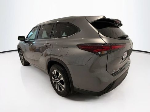 Certified 2026 Toyota Highlander XLE AWD/4WD image 5