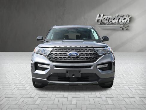 Used 2023 Ford Explorer XLT w/ Equipment Group 202A RWD image 3