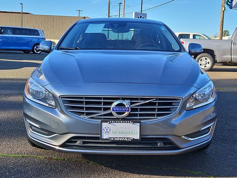 Used 2017 Volvo S60 T5 Inscription image 8