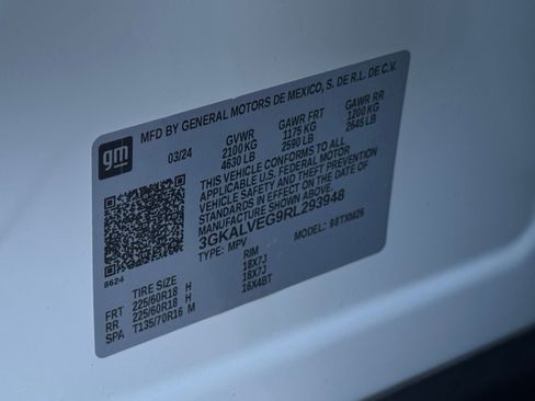 Used 2024 GMC Terrain SLT image 31